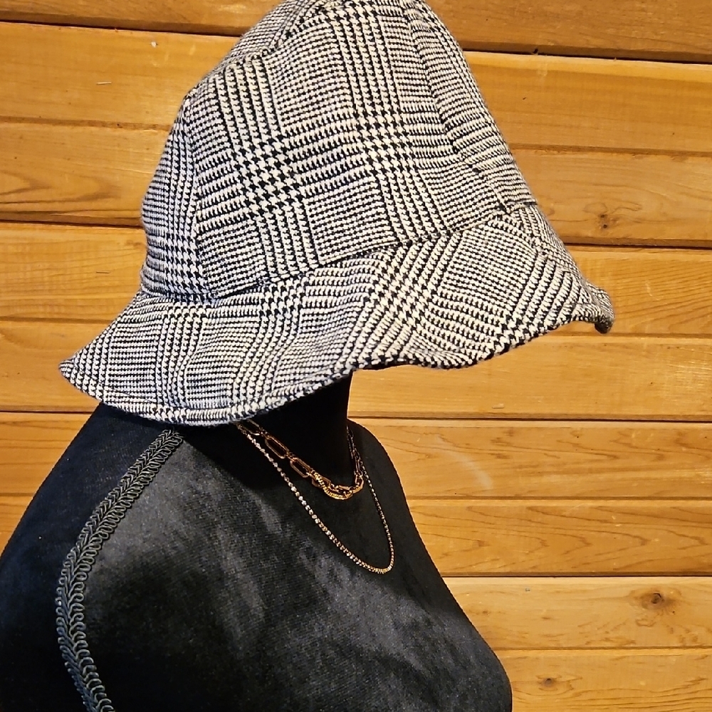 Houndstooth Bucket Hat Wool Blend Black & Beige